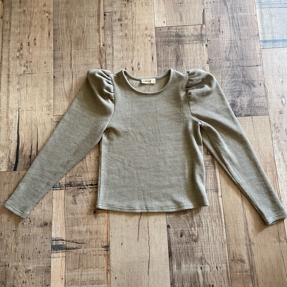 Green puffed sleeve long sleeve!